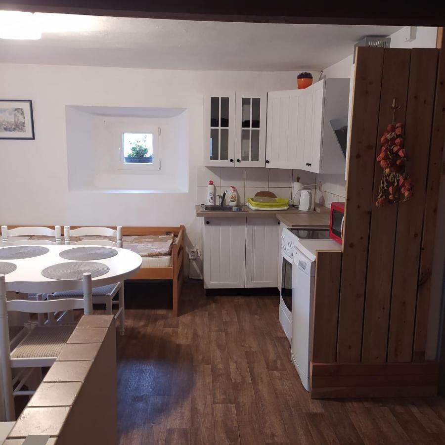 Apartman Dvorecna Loučovice Zewnętrze zdjęcie