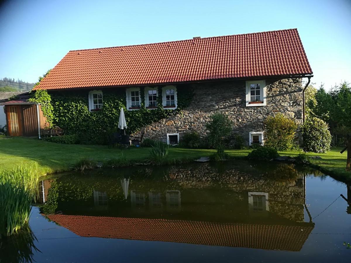 Apartman Dvorecna Loučovice Zewnętrze zdjęcie